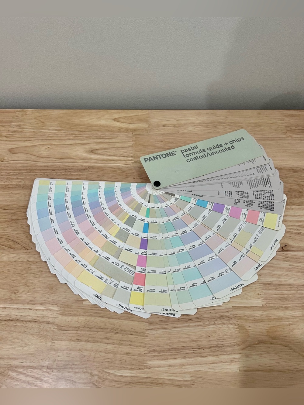Pantone Pastel Formula Guide + Chips Coated Uncoated 2nd Edition Color Guide